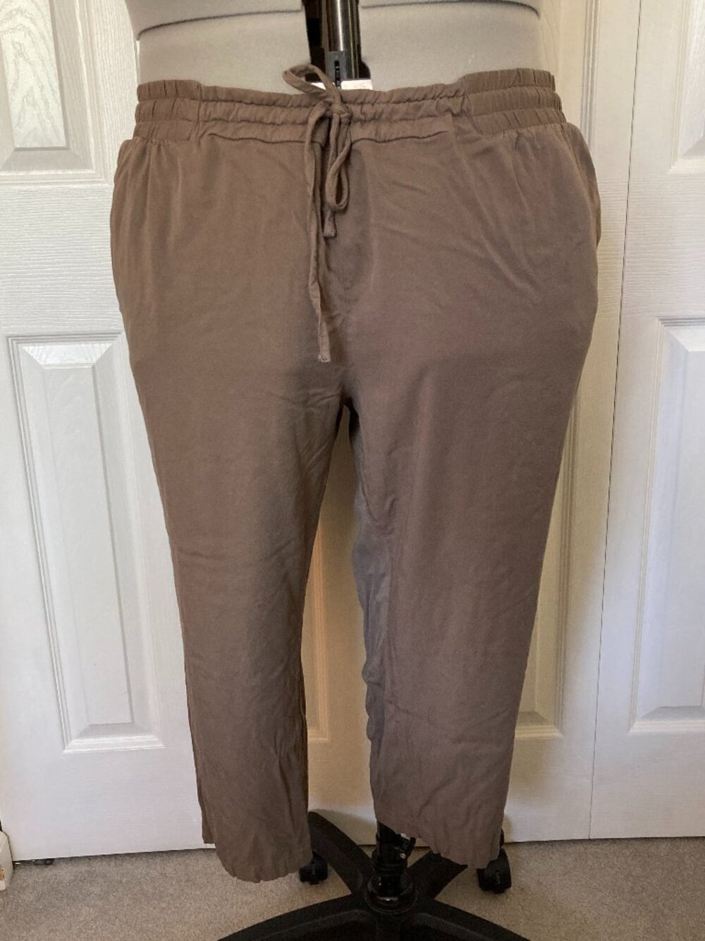 Torrid 4R Drawstring Loose Leg Cropped Pants